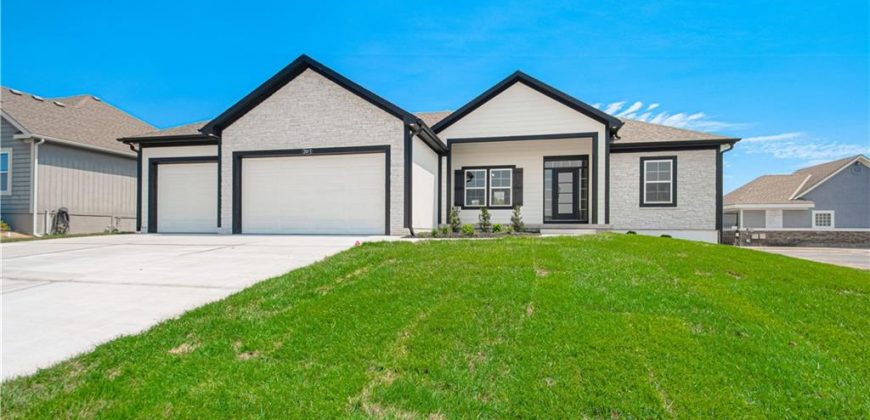 Homes for Sale in Kearney, MO 64060 | 2211  Prairie Creek Drive