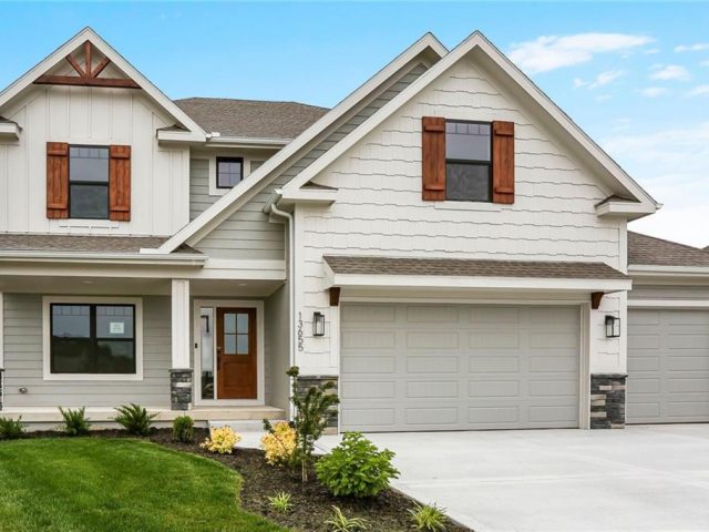 Homes for Sale in Parkville, MO 64152 | 13655 NW 70th Street