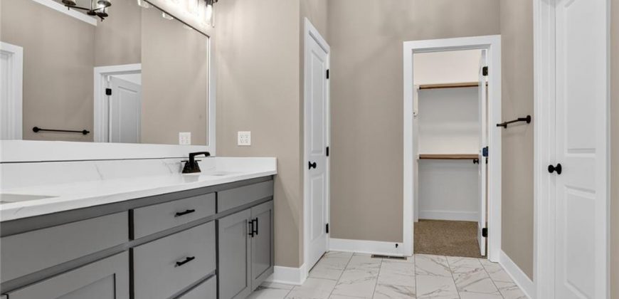 Homes for Sale in Parkville, MO 64152 | 13670 NW 71st Street