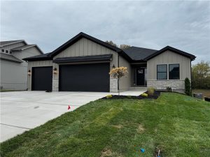 13545-NE-114th-Place-mls-2568809-image-1