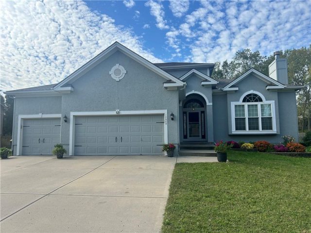 Homes for Sale in Kansas City, MO 64157 | 10609 NE 102nd Terrace