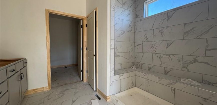 Homes for Sale in Kansas City, MO 64154 | 3017 NW 95th Terrace