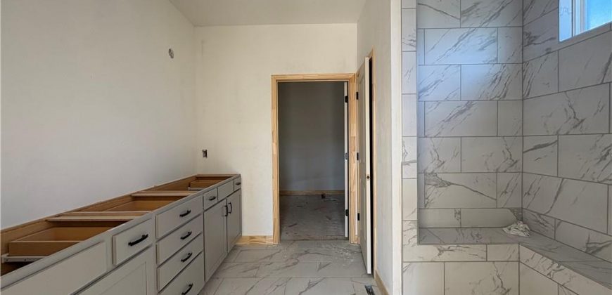 Homes for Sale in Kansas City, MO 64154 | 3017 NW 95th Terrace