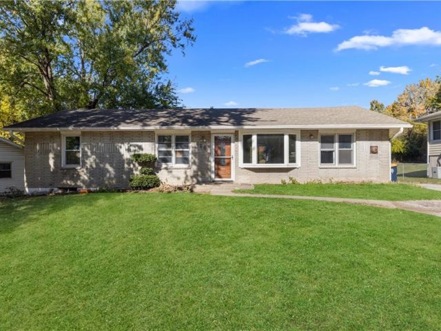 Homes for Sale in Kansas City, MO 64118 | 426 NW 81st Street