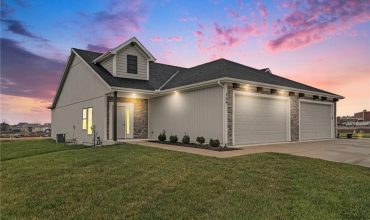 Homes for Sale in Smithville, MO 64089 | 709  Ridge Drive