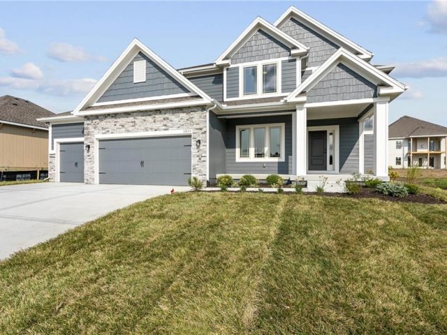 Homes for Sale in Kansas City, MO 64156 | 3722 NE 90th Terrace