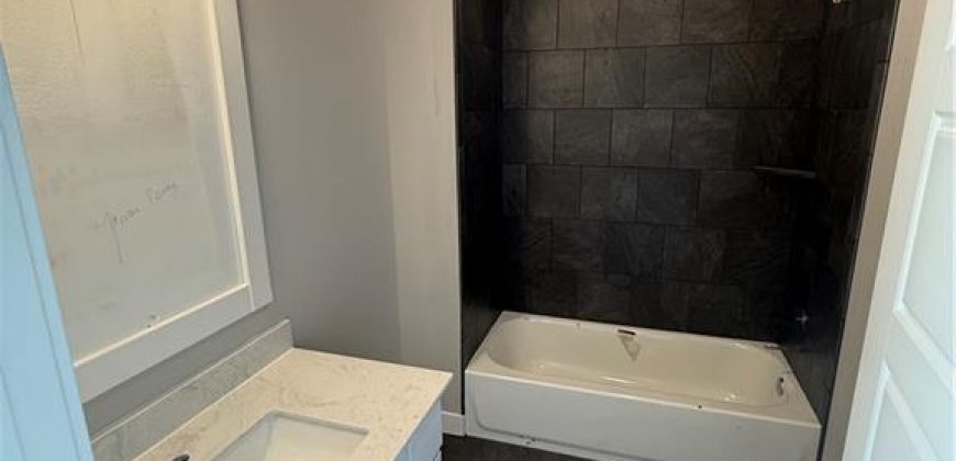 Homes for Sale in Parkville, MO 64152 | 7040 NW Forest Lakes Drive