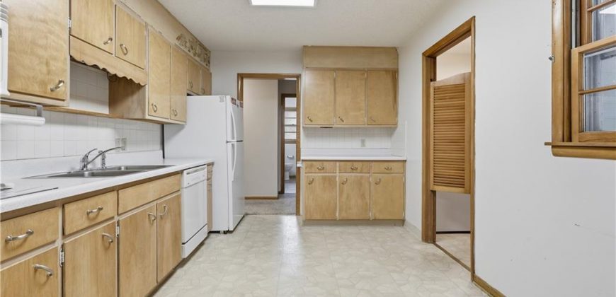 Homes for Sale in Lake Waukomis, MO 64151 | 610 NW North Shore Drive