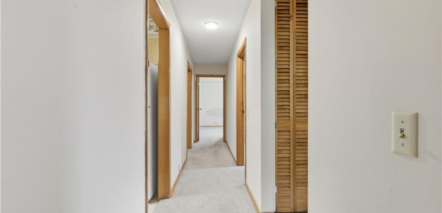 Homes for Sale in Lake Waukomis, MO 64151 | 610 NW North Shore Drive