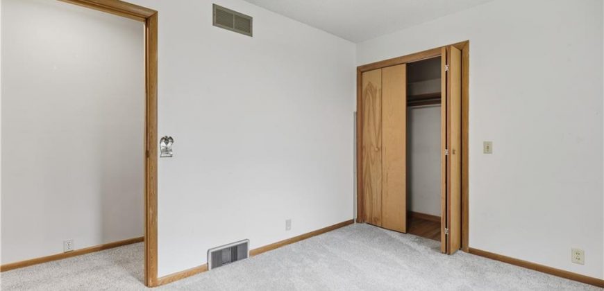 Homes for Sale in Lake Waukomis, MO 64151 | 610 NW North Shore Drive