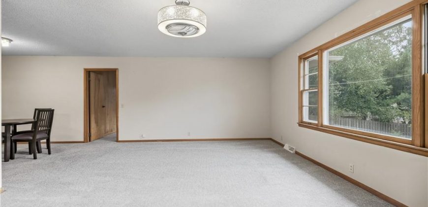 Homes for Sale in Lake Waukomis, MO 64151 | 610 NW North Shore Drive