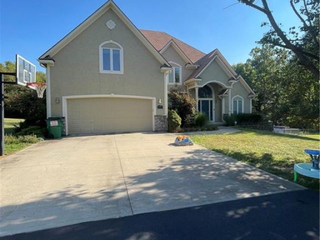 Homes for Sale in Smithville, MO 64089 | 14815  Black Oak Drive