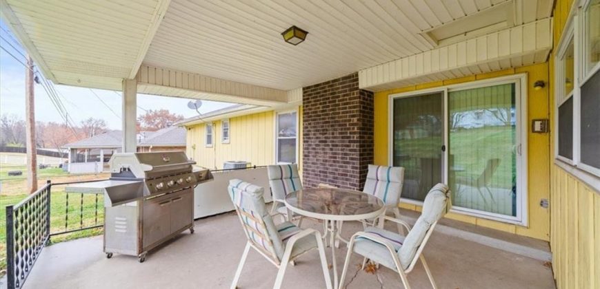 Homes for Sale in Kansas City, MO 64118 | 4942 N Flora Avenue