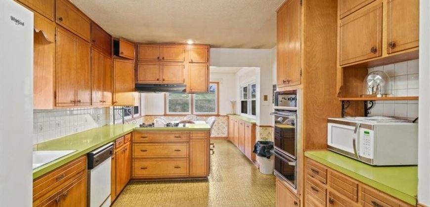 Homes for Sale in Kansas City, MO 64118 | 4942 N Flora Avenue