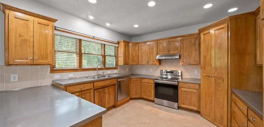 Homes for Sale in Liberty, MO 64068 | 1044  Silverleaf Lane