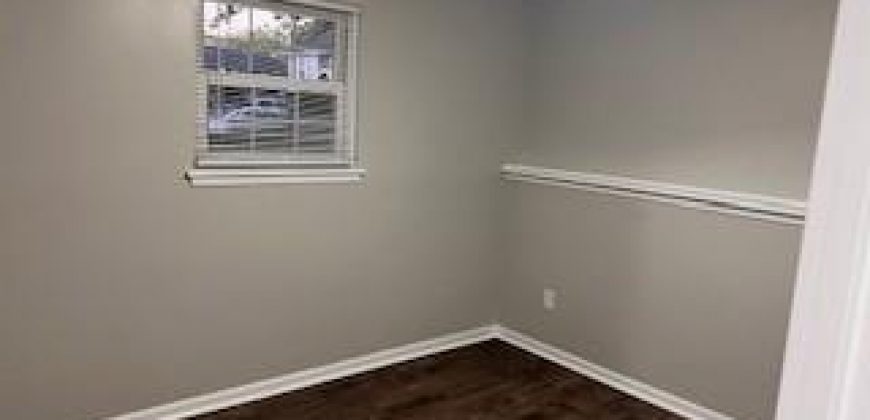 Homes for Sale in Parkville, MO 64152 | 5822 NW Walnut Court