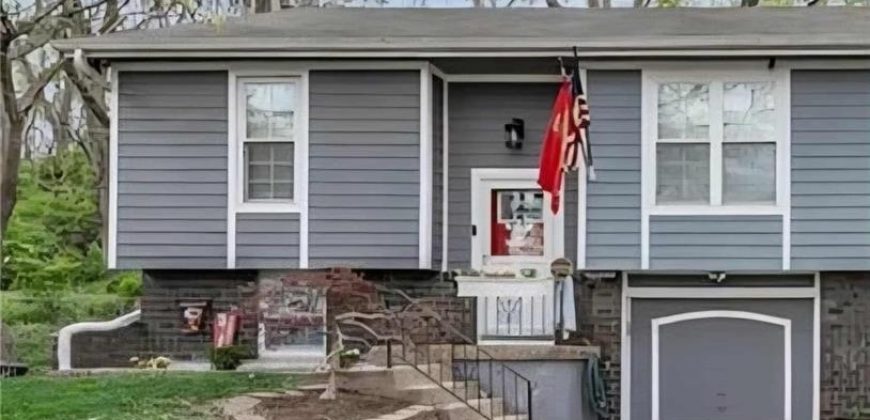 Homes for Sale in Parkville, MO 64152 | 5822 NW Walnut Court