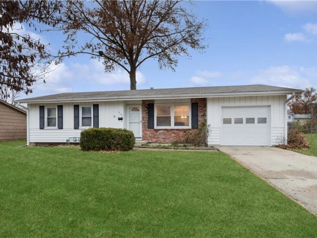 Homes for Sale in Gladstone, MO 64119 | 3110 NE 66TH Street