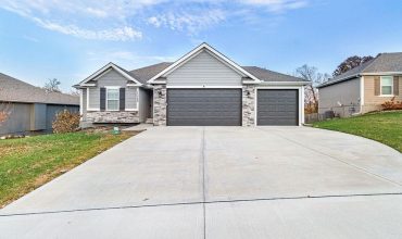 Homes for Sale in Kansas City, MO 64157 | 11709 N Windsor Avenue