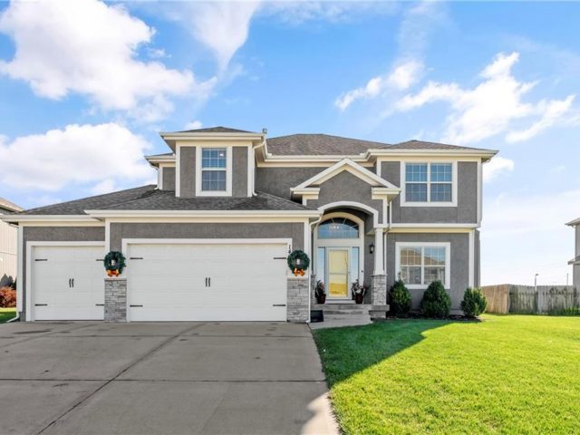 Homes for Sale in Kansas City, MO 64155 | 1403 NE 108th Street