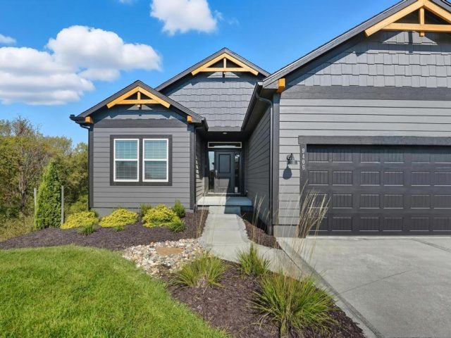 Homes for Sale in Kansas City, MO 64157 | 9406 NE 111th Terrace