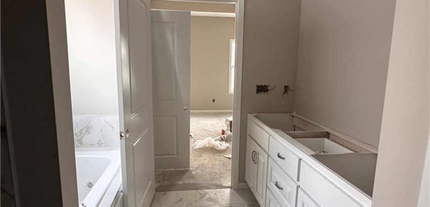 Homes for Sale in Kearney, MO 64060 | 2125  Greenfield Point