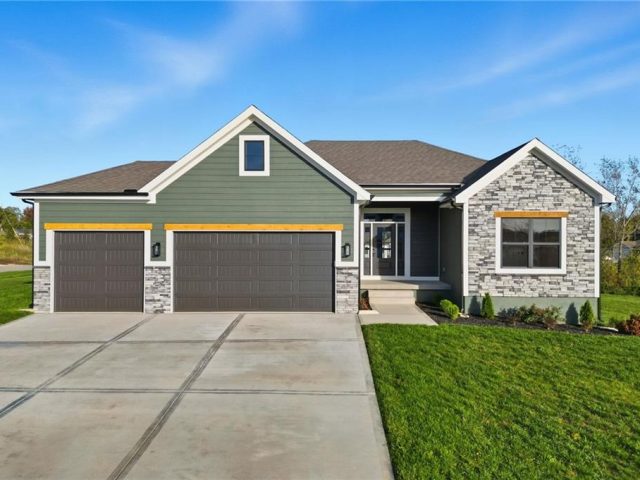 Homes for Sale in Kearney, MO 64060 | 2101  Crooked Creek Drive