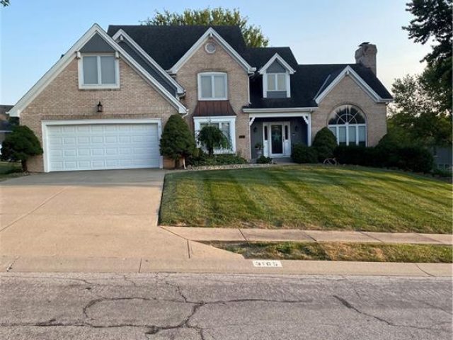 Homes for Sale in Gladstone, MO 64119 | 3105 NE 70 Street