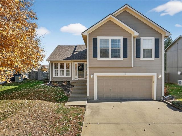 Homes for Sale in Kansas City, MO 64158 | 7435 N Lewis Avenue