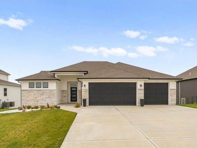 Homes for Sale in Kansas City, MO 64153 | 8808 N Clarion Avenue