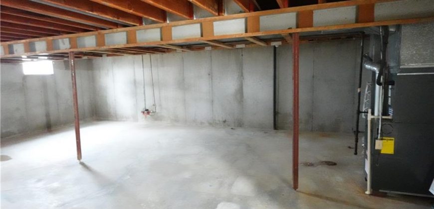 Homes for Sale in Kansas City, MO 64118 | 2010 NE 78th Street