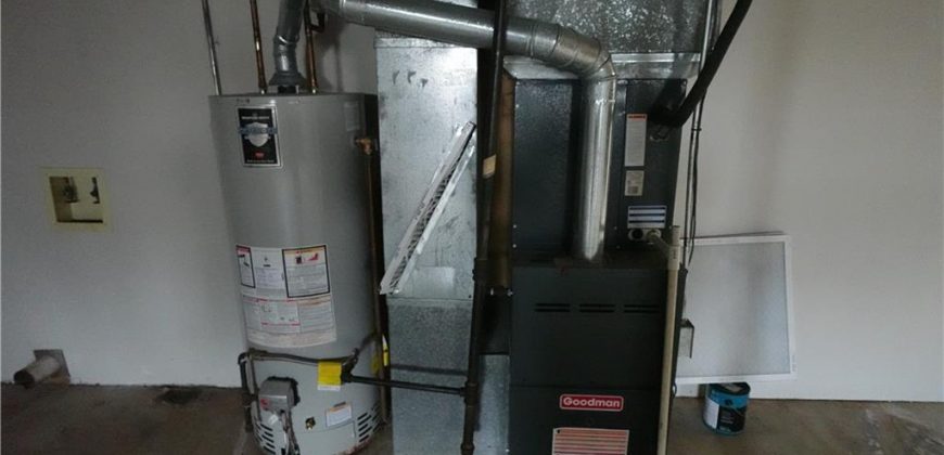 Homes for Sale in Kansas City, MO 64118 | 2010 NE 78th Street