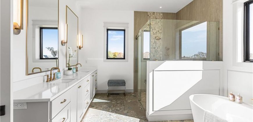 Homes for Sale in Parkville, MO 64152 | 7515 NW Fawn Circle