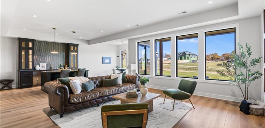 Homes for Sale in Parkville, MO 64152 | 7515 NW Fawn Circle