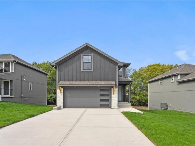 Homes for Sale in Kansas City, MO 64155 | 11218 N Oak Trafficway