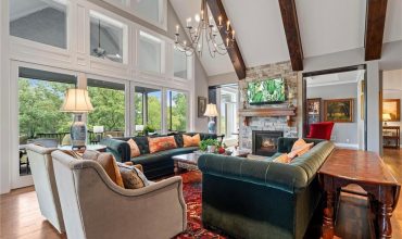 Homes for Sale in Parkville, MO 64152 | 6325  Edgewater Drive