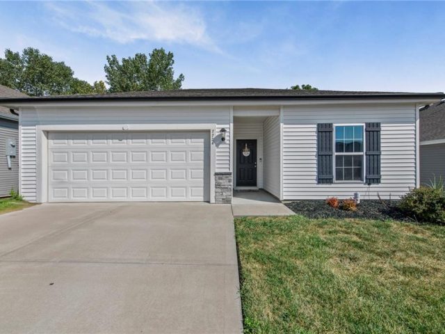 Homes for Sale in Kansas City, MO 64163 | 7724 NW 124th Street