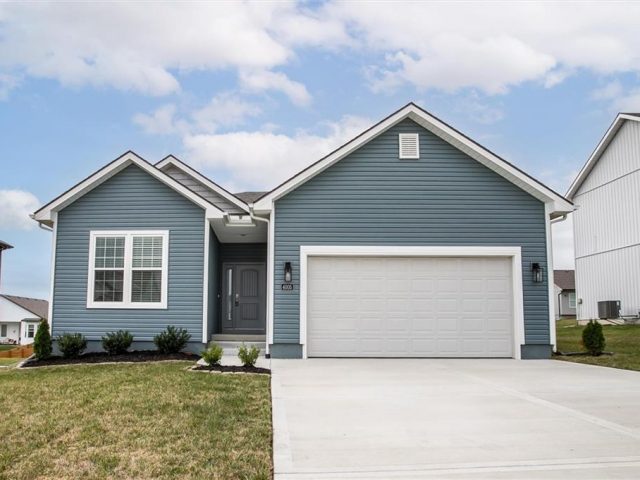 Homes for Sale in Kansas City, MO 64154 | 4005 NW 96th Street