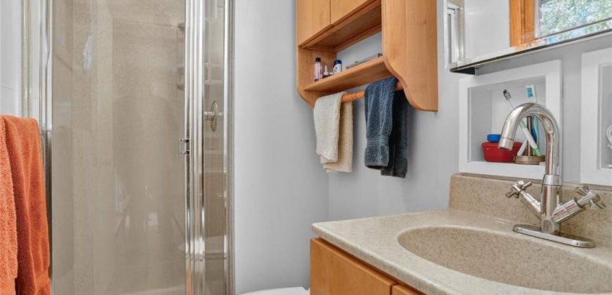 Homes for Sale in Kansas City, MO 64118 | 6159  Circle View Drive