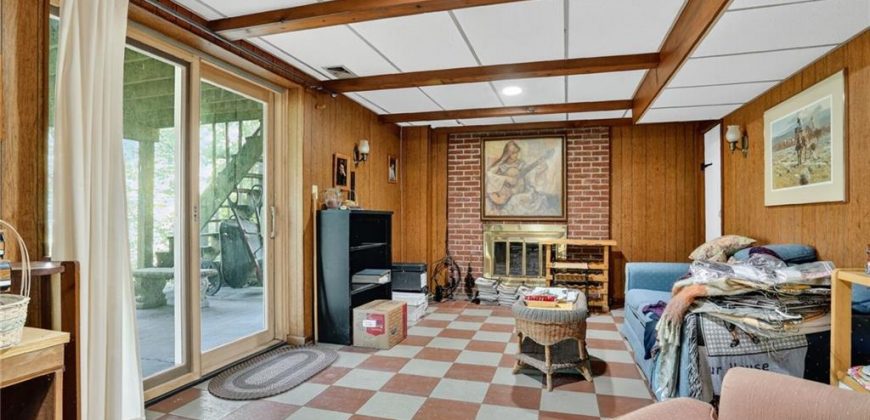 Homes for Sale in Kansas City, MO 64118 | 6159  Circle View Drive