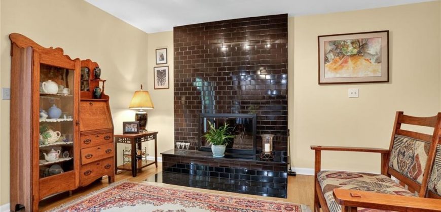 Homes for Sale in Kansas City, MO 64118 | 6159  Circle View Drive