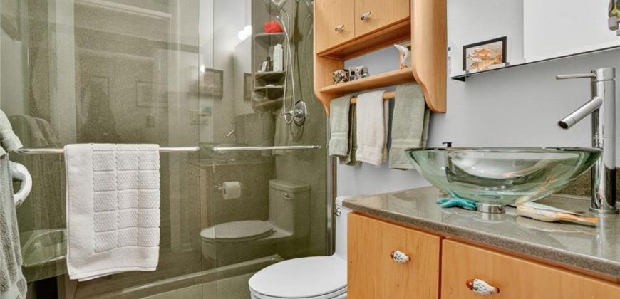 Homes for Sale in Kansas City, MO 64118 | 6159  Circle View Drive