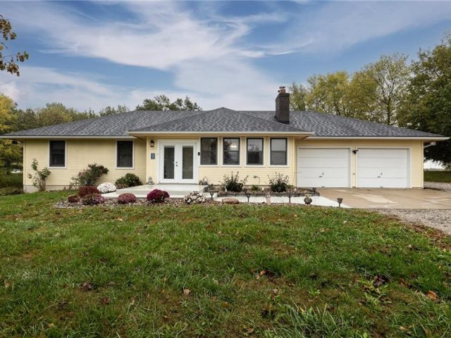 Homes for Sale in Smithville, MO 64089 | 17135  Smith Road