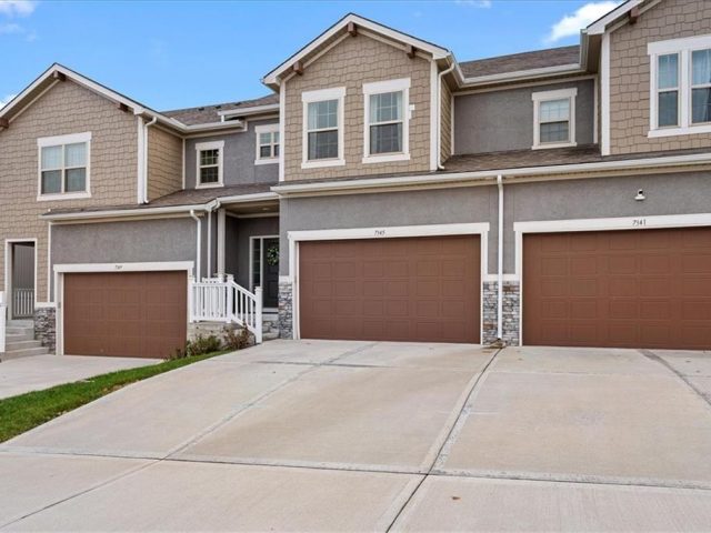 Homes for Sale in Parkville, MO 64152 | 7345  Grand Slam Street