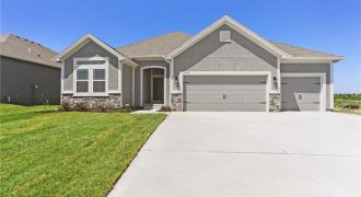 Homes for Sale in Kansas City, MO 64157 | 11420 N Auburndale Circle