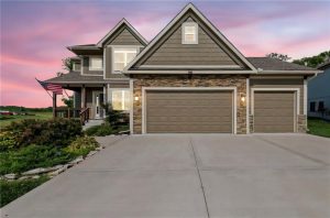 2305--Windmill-Drive-mls-2563421-image-1