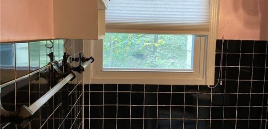 Homes for Sale in Kansas City, MO 64116 | 807 NE 46th Street