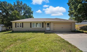 Homes for Sale in Gladstone, MO 64118 | 801 NE 76th Street