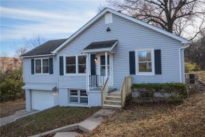 9-NW-Englewood-Court-mls-2588296-image-1