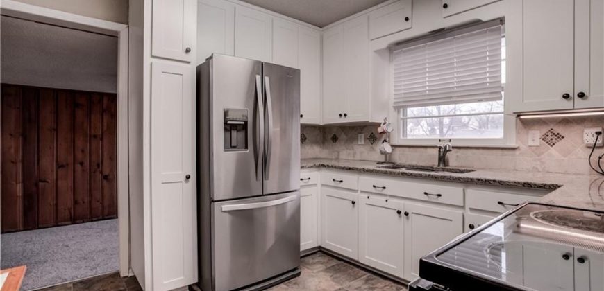 Homes for Sale in Kansas City, MO 64118 | 407 NE 61st Terrace